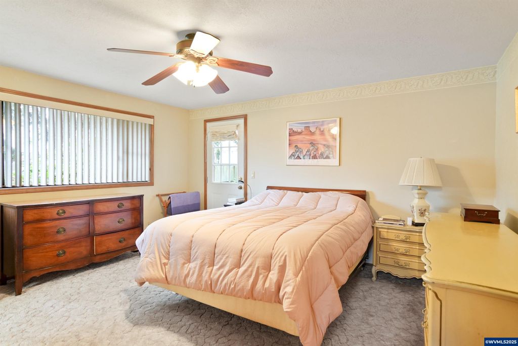 Image 26 of property listing at 1347 Spyglass Ct SE, Salem, OR 97306