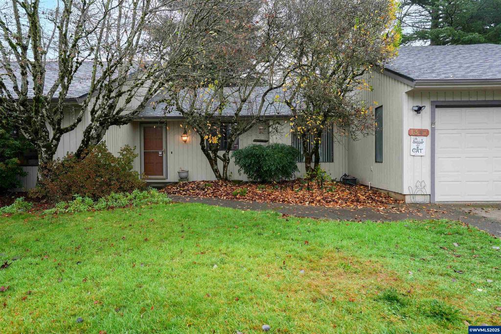 Image 3 of property listing at 1347 Spyglass Ct SE, Salem, OR 97306