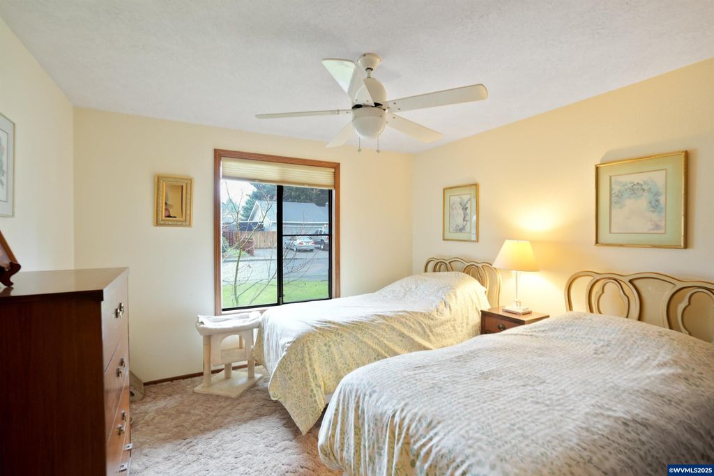 Image 32 of property listing at 1347 Spyglass Ct SE, Salem, OR 97306