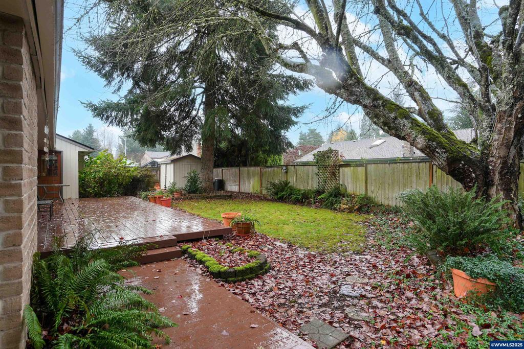 Image 34 of property listing at 1347 Spyglass Ct SE, Salem, OR 97306