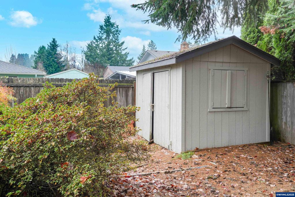 Image 41 of property listing at 1347 Spyglass Ct SE, Salem, OR 97306