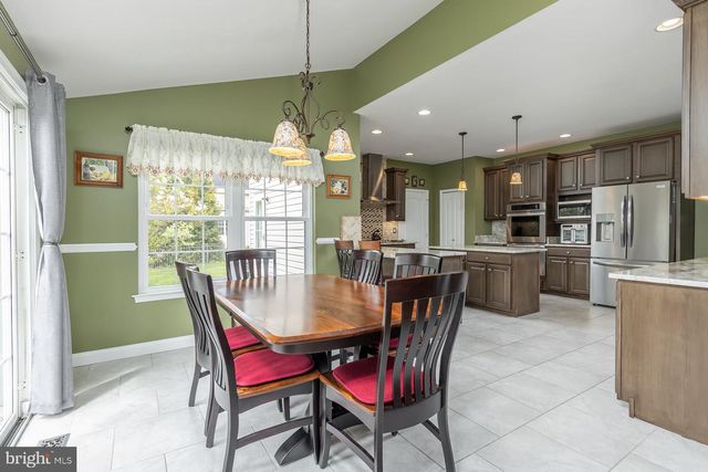 18 MORNING GLORY CIR, Mullica Hill, NJ 08062