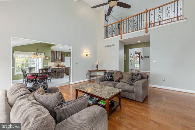 18 MORNING GLORY CIR, Mullica Hill, NJ 08062