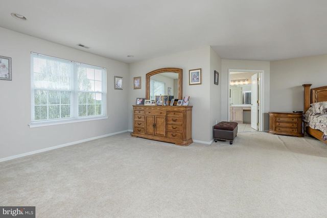 18 MORNING GLORY CIR, Mullica Hill, NJ 08062