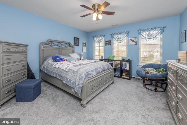 18 MORNING GLORY CIR, Mullica Hill, NJ 08062