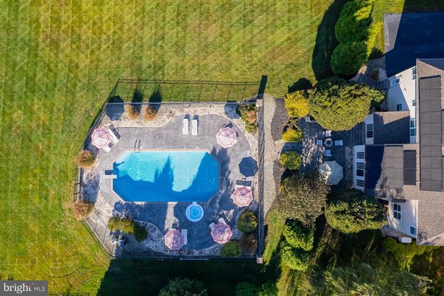 18 MORNING GLORY CIR, Mullica Hill, NJ 08062