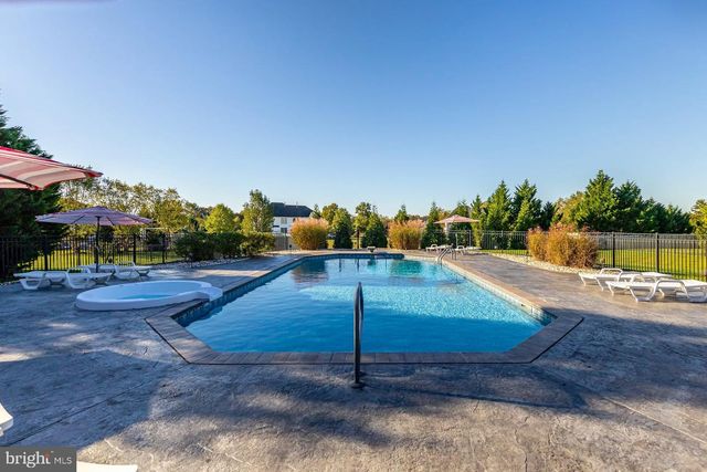 18 MORNING GLORY CIR, Mullica Hill, NJ 08062