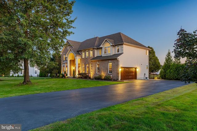 18 MORNING GLORY CIR, Mullica Hill, NJ 08062