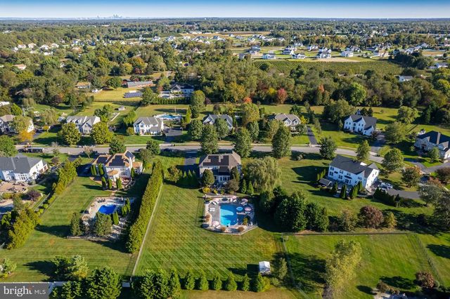 18 MORNING GLORY CIR, Mullica Hill, NJ 08062