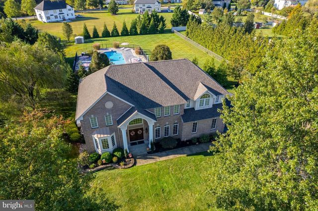 18 MORNING GLORY CIR, Mullica Hill, NJ 08062