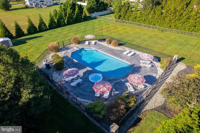 18 MORNING GLORY CIR, Mullica Hill, NJ 08062