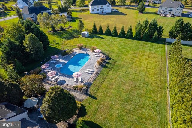 18 MORNING GLORY CIR, Mullica Hill, NJ 08062