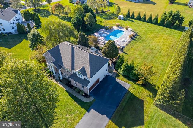 18 MORNING GLORY CIR, Mullica Hill, NJ 08062
