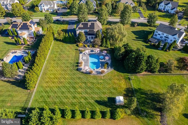 18 MORNING GLORY CIR, Mullica Hill, NJ 08062