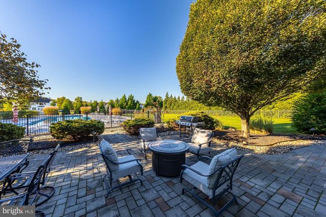 18 MORNING GLORY CIR, Mullica Hill, NJ 08062