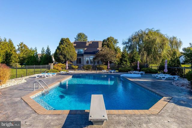 18 MORNING GLORY CIR, Mullica Hill, NJ 08062