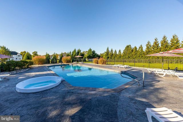 18 MORNING GLORY CIR, Mullica Hill, NJ 08062