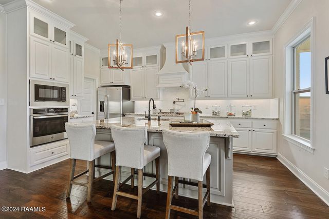 105 High Point Way, Youngsville, LA 70592