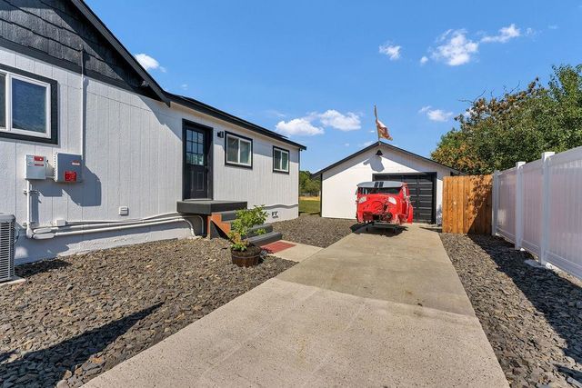 8809 E Cataldo Ave, Spokane Valley, WA 99212