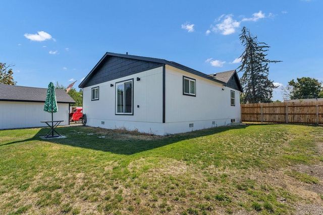 8809 E Cataldo Ave, Spokane Valley, WA 99212