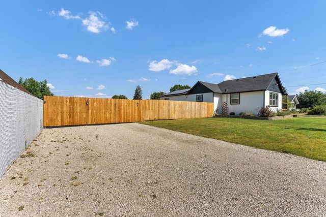 8809 E Cataldo Ave, Spokane Valley, WA 99212