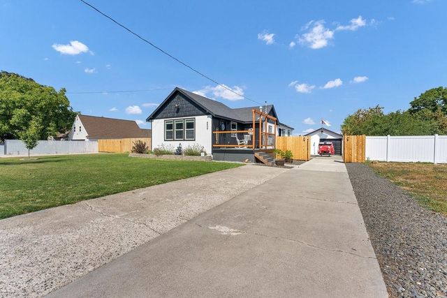 8809 E Cataldo Ave, Spokane Valley, WA 99212