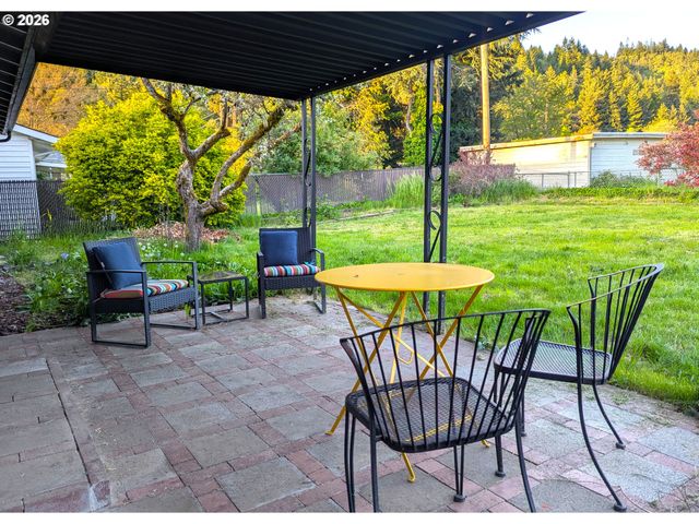 76501 PORTAL Dr, Oakridge, OR 97463