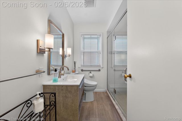 351 Ridgemont Road, Grosse Pointe Farms, MI 48236