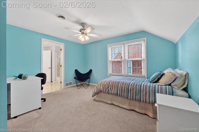 351 Ridgemont Road, Grosse Pointe Farms, MI 48236