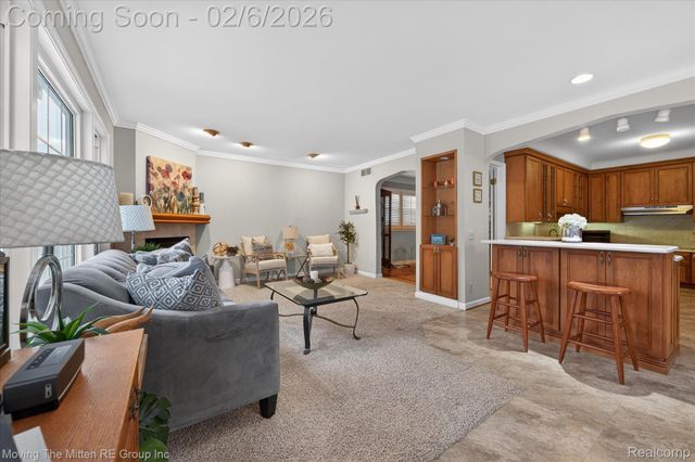 351 Ridgemont Road, Grosse Pointe Farms, MI 48236