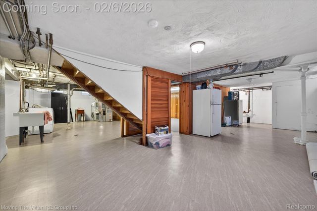 351 Ridgemont Road, Grosse Pointe Farms, MI 48236