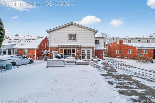 351 Ridgemont Road, Grosse Pointe Farms, MI 48236