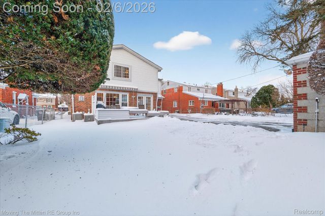 351 Ridgemont Road, Grosse Pointe Farms, MI 48236