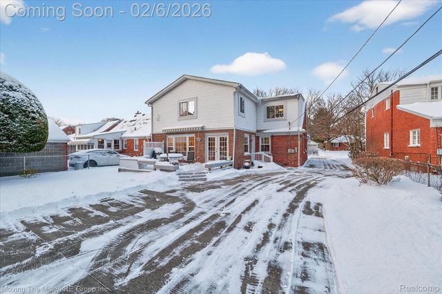 351 Ridgemont Road, Grosse Pointe Farms, MI 48236