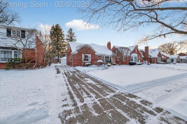 351 Ridgemont Road, Grosse Pointe Farms, MI 48236