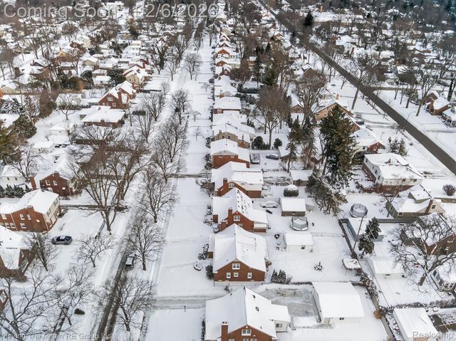 351 Ridgemont Road, Grosse Pointe Farms, MI 48236