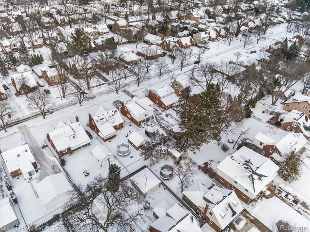 351 Ridgemont Road, Grosse Pointe Farms, MI 48236