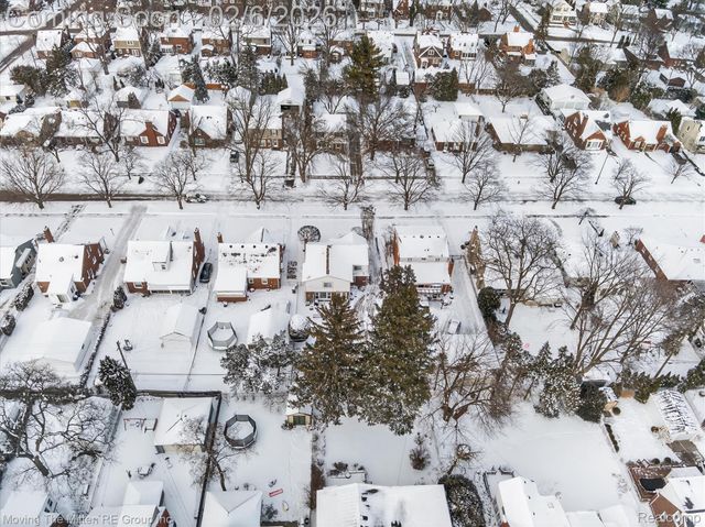 351 Ridgemont Road, Grosse Pointe Farms, MI 48236