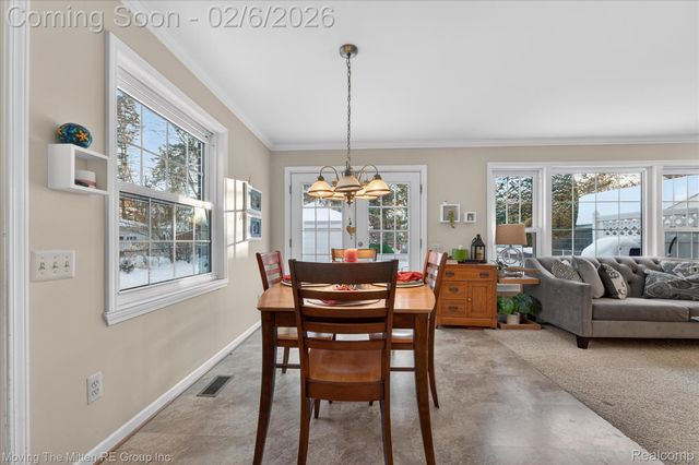 351 Ridgemont Road, Grosse Pointe Farms, MI 48236