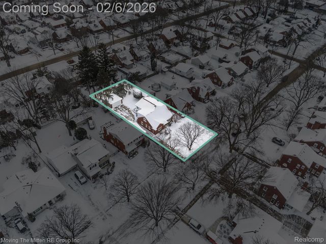 351 Ridgemont Road, Grosse Pointe Farms, MI 48236