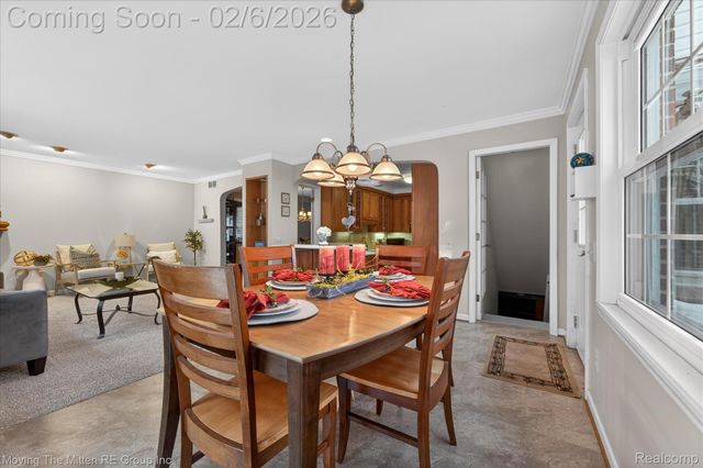 351 Ridgemont Road, Grosse Pointe Farms, MI 48236