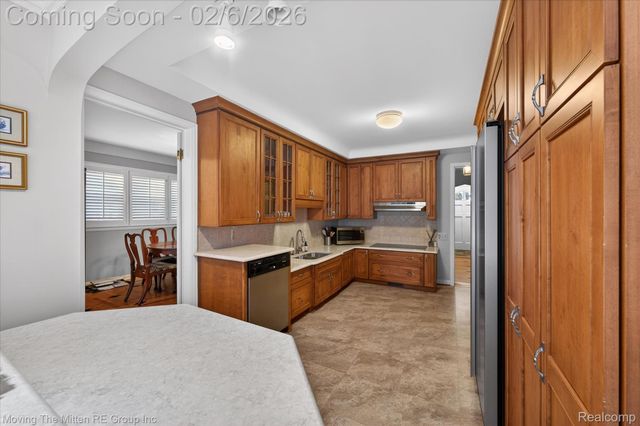 351 Ridgemont Road, Grosse Pointe Farms, MI 48236