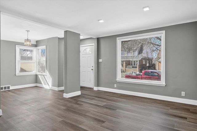 8222 Roselawn Street, Detroit, MI 48204