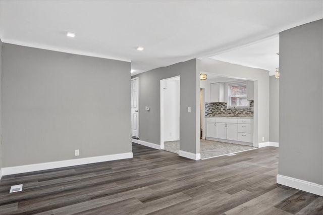 8222 Roselawn Street, Detroit, MI 48204