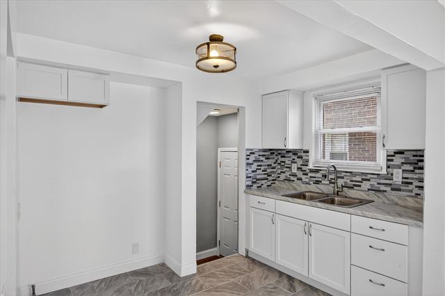 8222 Roselawn Street, Detroit, MI 48204