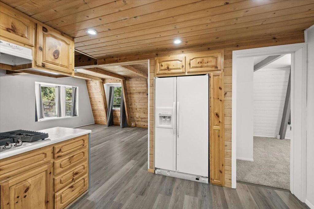 Image 11 of property listing at 498 Division Drive, Big Bear, CA 92314