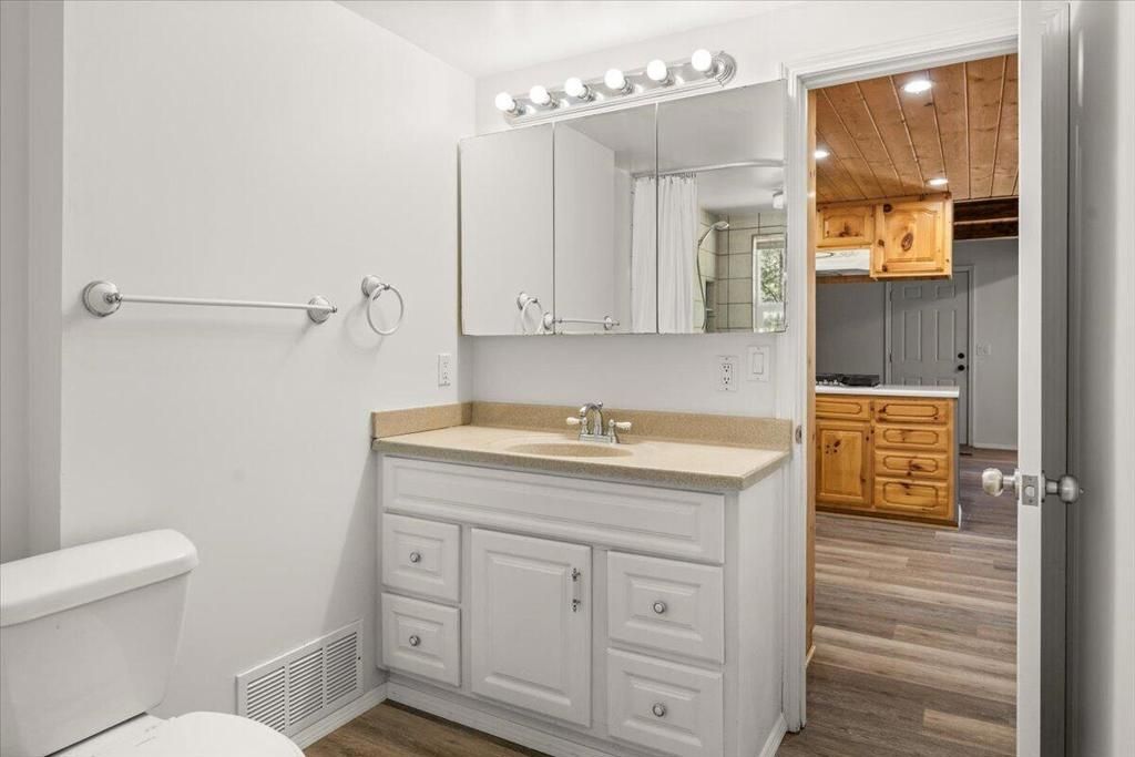 Image 16 of property listing at 498 Division Drive, Big Bear, CA 92314