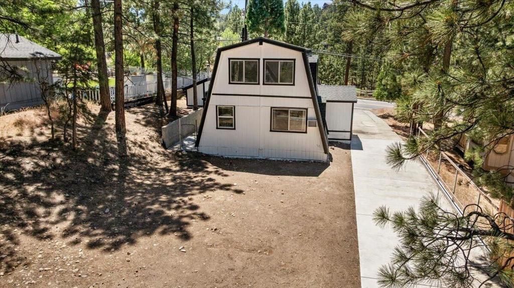 Image 32 of property listing at 498 Division Drive, Big Bear, CA 92314