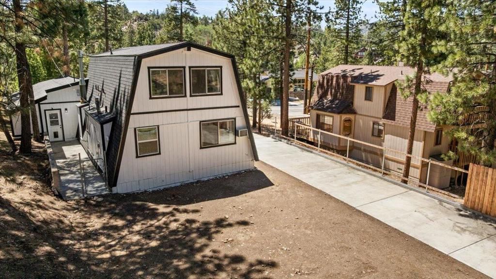 Image 33 of property listing at 498 Division Drive, Big Bear, CA 92314