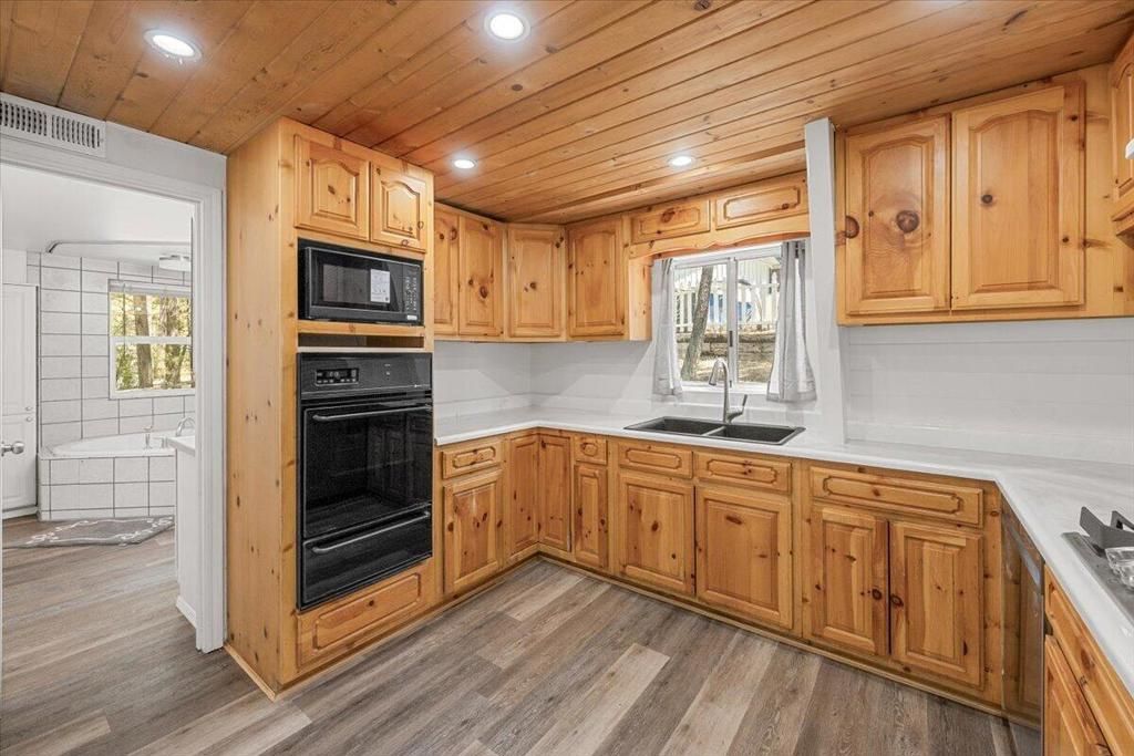 Image 9 of property listing at 498 Division Drive, Big Bear, CA 92314